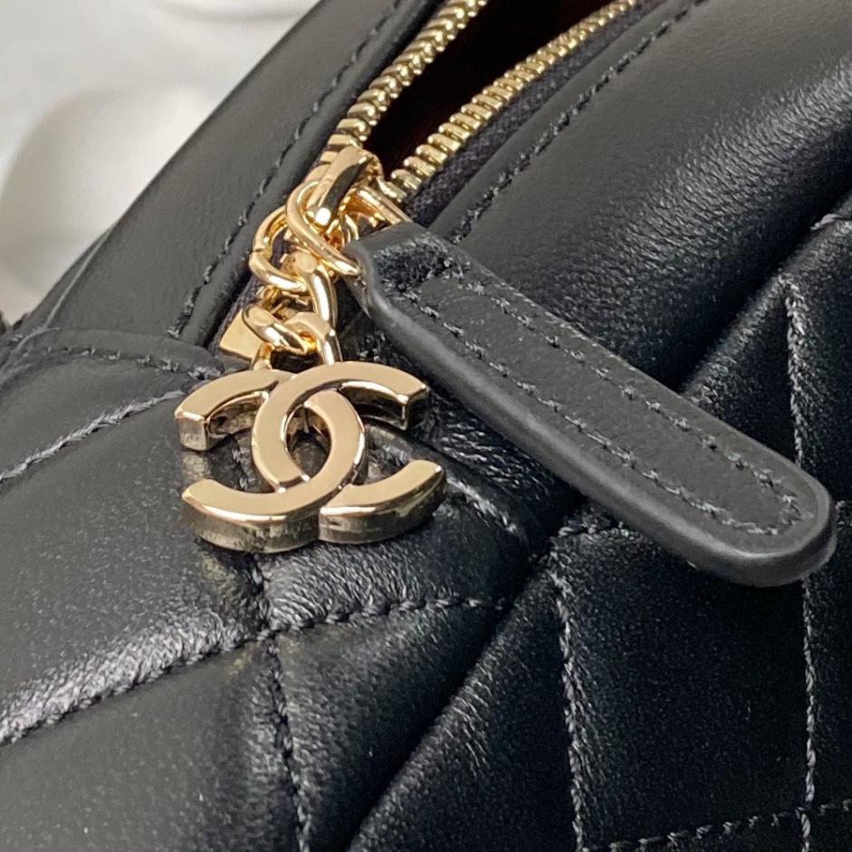 Chanel 24c Un mini zaino piccolo in pelle