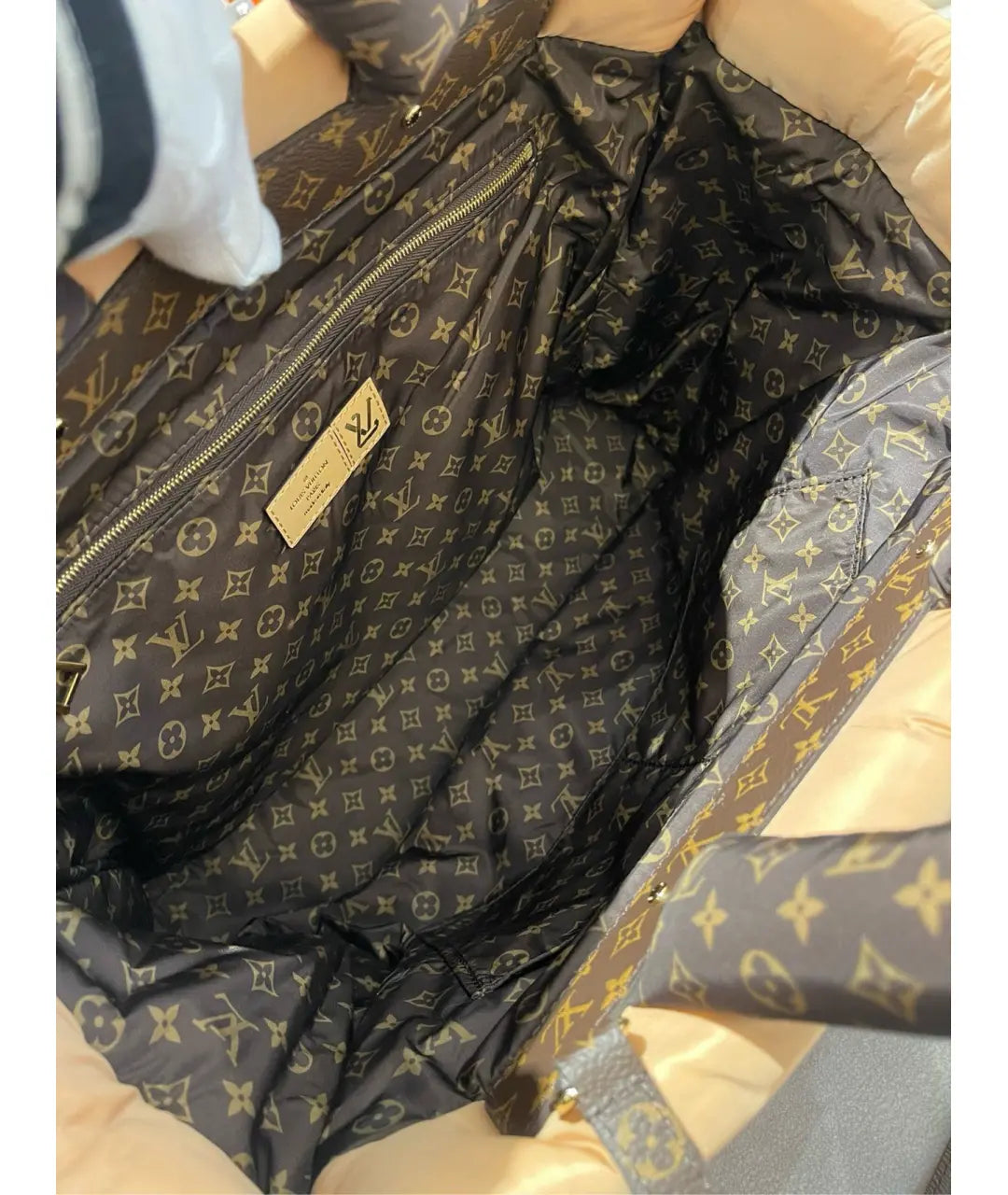 Louis Vuitton Borsa OnTheGo MM in Pelle Monogram Empreinte