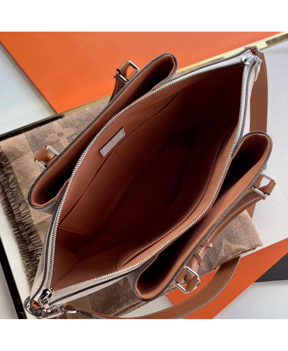 Louis Vuitton Haumea in Morbida Pelle Mahina